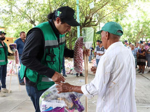 Familias de San Martín reciben apoyo del gobierno estatal