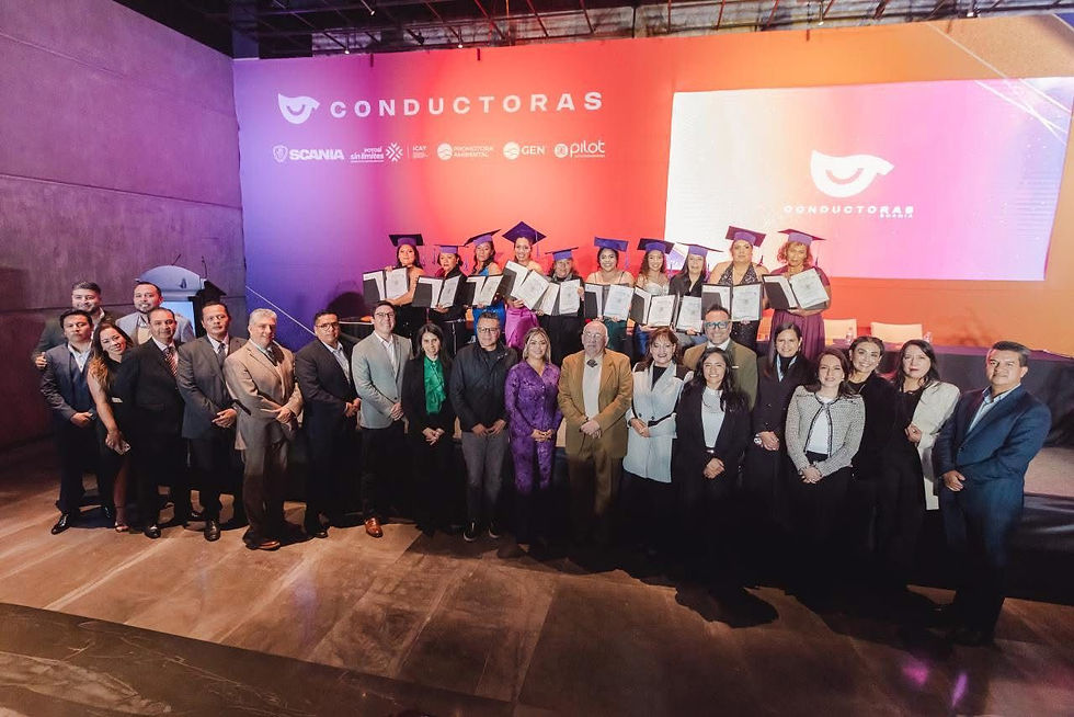 Capacitación abre camino a más mujeres en el transporte pesado