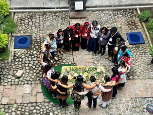 Parteras y médicas tradicionales de SLP rechazan decreto estatal por inconstitucional