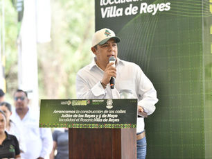 Ricardo Gallardo inicia pavimentación de calles en el Rosario, Villa de Reyes