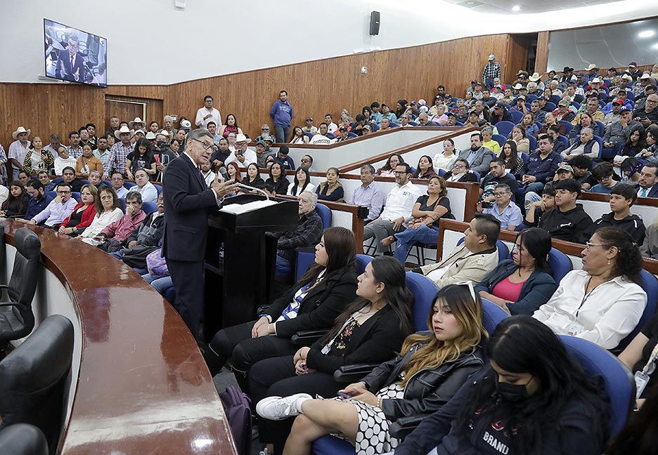 Congreso del Estado lleva a cabo la conferencia magistral “Tierra, Territorio y Justicia Social: de la constitución de 1826 a los derechos agrarios del siglo XXI”