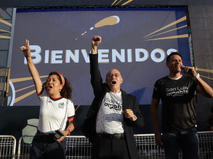 Más de 10 mil personas abarrotan Plaza del Carmen en triunfo de México