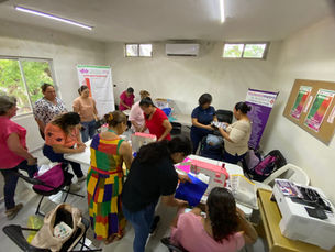 Mujeres vallenses continúan capacitación en técnicas de costura