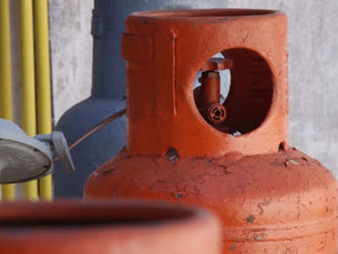 Altas temperaturas elevan riesgos por cilindros de gas: bomberos llaman a reforzar medidas de seguridad