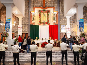 Gran afluencia de fieles y éxito comercial en la celebración a la Virgen de Guadalupe