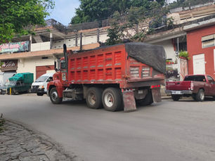 Colocan señalética en Xilitla para evitar ruido por fresnos de motor