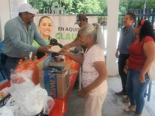 Temo Balderas se solidariza con los familiares de pacientes en el Hospital General