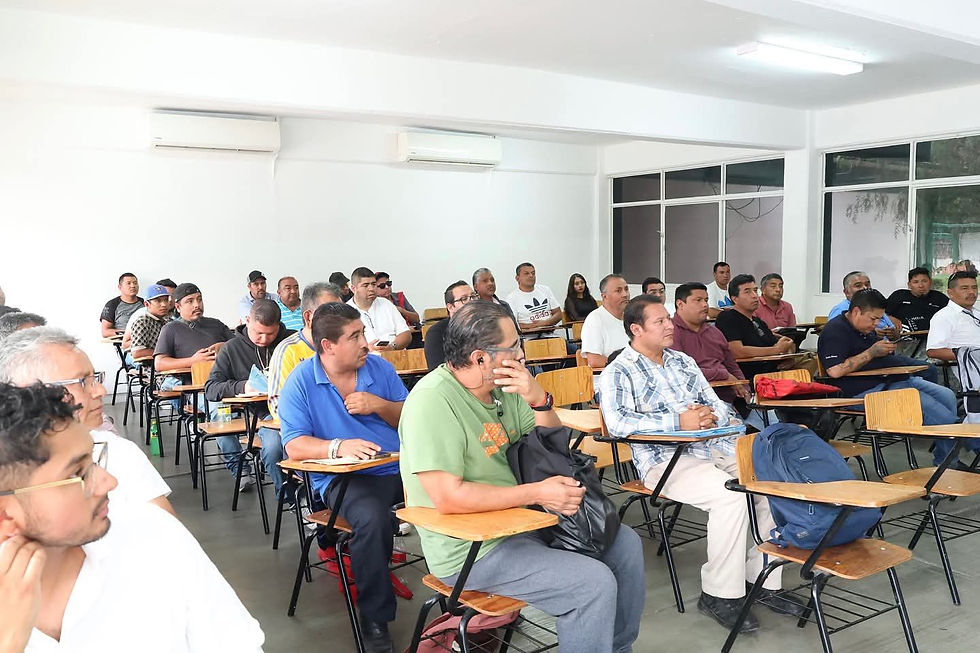 Academia Estatal de Seguridad capacita a conductores de transporte público