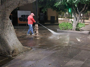 San Luis Capital mantiene limpieza urbana con jornadas nocturnas y mantenimiento integral