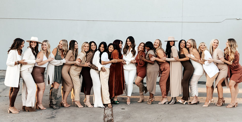 Salon dlm group_edited.jpg