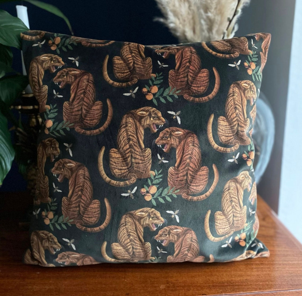 Tiger Pattern Velvet Cushion