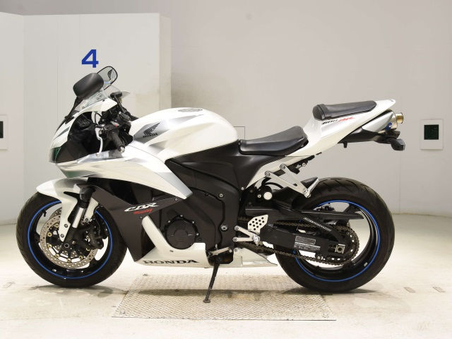 Прев'ю: Honda CBR600RR Art. 1055
