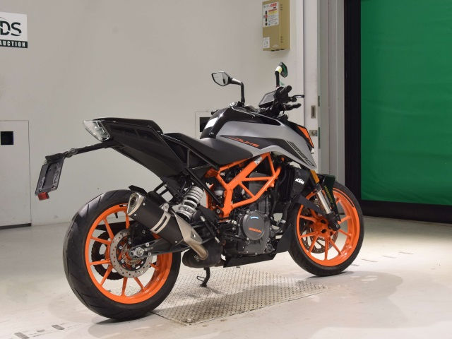 Прев'ю: KTM 390 Duke Art. 5701