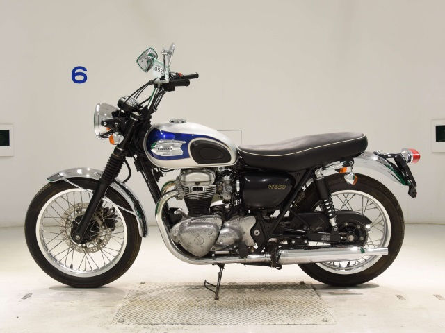Прев'ю: Kawasaki W650 Art. 7827