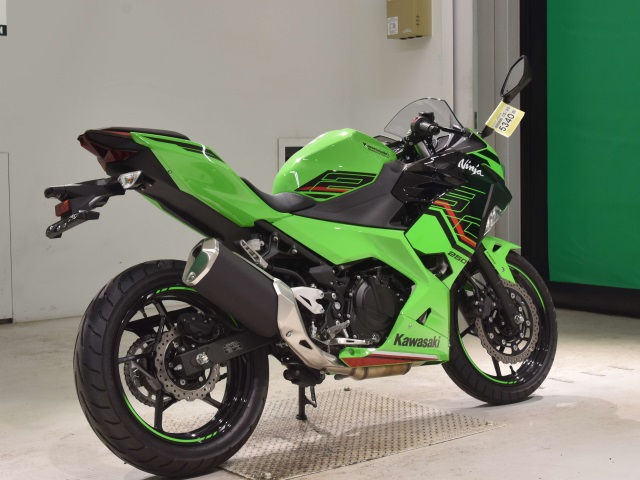 Прев'ю: Kawasaki Ninja 400 Art. 0674