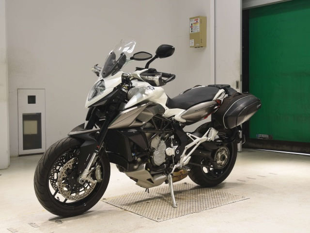 Прев'ю: MV AGUSTA STRADALE 800 Art. 2529