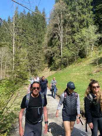 Die Gäste am Wandern