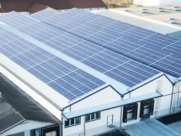 ☀️ Çatılarda Güneş Enerjisi: İşletmenizin Geleceği İçin Bugünden Adım Atın