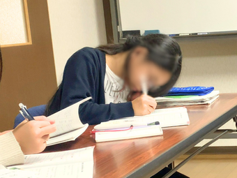 小学生 英検対策 学習風景 英語ノート 問題演習