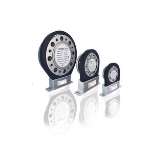 The disc torque sensor adopts the latest German technology. The disc flange mounting structure eliminates the bearings. As a result, the axial distance is only 1/5 of the standard shaft output sensor. Furthermore, the power and load ends are rigidly connected. Therefore, it can obtain high precision and long-term stability. WVT40B series are suitable for all kinds of laboratories and industrial environments. Both power supply and measurement signals adopt non-contact wireless transmission, ideal for long-term, high-speed environments without any maintenance. Due to their high-quality automatic control and acquisition have been widely used in aviation, aerospace, electric power, dynamometry, petroleum, chemical, metallurgy, environmental protection, textile, water conservancy and hydrology, railway, automobile, machinery, building, and many other industries.
Technical Features:
Short axial dimension, double-sided flange structure
Bearingless, high-speed, long-term operation
Both static and dynamic torque can be measured
Rigid connection with power and load shaft, accurate measurement
Two-way torque measurement without repeated Zeroing
Application
Test bench applications
Engine, dynamo meter and electric motor test bench
Wheel load simulation test bench
Gearboxes and pumps
盘式扭矩传感器采用最新的德国技术。阀盘法兰安装结构消除了轴承。因此,轴向距离仅为标准轴输出传感器的1/5。此外,电源端和负载端是刚性连接的。因此,它可以获得高精度和长期稳定性。WVT40B系列适用于各种实验室和工业环境。电源和测量信号均采用非接触式无线传输,非常适合长期高速环境,无需任何维护。由于其高质量的自动控制和采集已被广泛应用于航空、航天、电力、测功、石油、化工、冶金、环保、纺织、水利水文、铁路、汽车、机械、建筑等许多行业。
技术特点:
1.短轴向尺寸,双面法兰结构
2.无轴承、高速、长期运行
3.静态和动态扭矩均可测量
4.与动力和负载轴刚性连接,测量准确
5.无重复调零的双向扭矩测量
应用
1.试验台应用
2.发动机、发电机、电机试验台
3.车轮载荷模拟试验台
齿轮箱和泵
Characteristic
WVT40B light and thin strain-type flange torque sensors have a built-in digital measurement signal conditioning unit. It is composed of strain resistance and an integrated circuit. Through contactless transmission, the data is directly output in the form of standard analog and digital signals, which has an excellent anti-interference ability.
This compact design provides a wearing-free solution for a high-speed dynamometry testing environment without bearings and slip rings. WVT40B includes sensors, meters, data acquisition systems, and analysis software.
特征
WVT40B轻型和薄应变型法兰扭矩传感器具有内置数字测量信号调节单元。它由应变电阻和集成电路组成。通过非接触式传输,数据以标准模拟和数字信号的形式直接输出,具有良好的抗干扰能力。
这种紧凑的设计为无轴承和滑环的高速测力计测试环境提供了无磨损解决方案。WVT40B包括传感器、仪表、数据采集系统和分析软件。