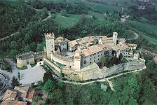 Borgo di Vigoleno, a 16km dalla Locanda dei 2