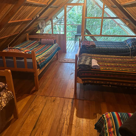 Hotel con cabañas equipadas para 8 personas en Kayak Hostel EcuadorCotundo Archidona