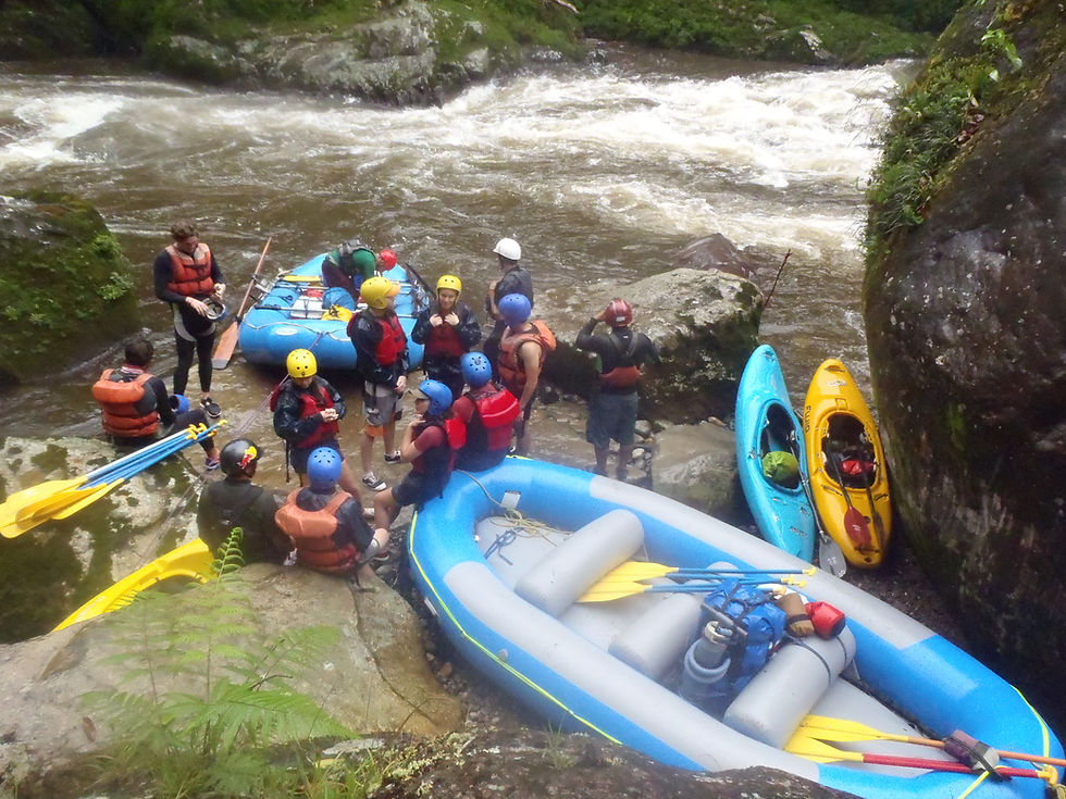 Miniatura: Rafting día completo Jondachi Hollin