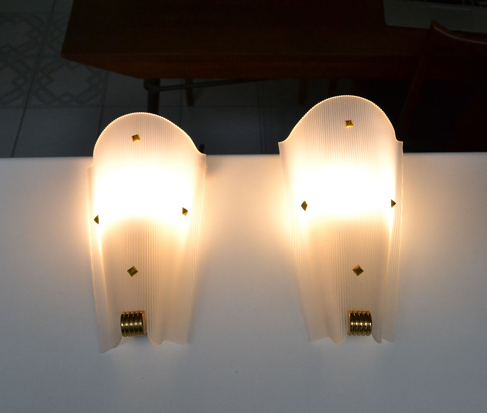 VENDU/Paire d'appliques en plexiglas et laiton années 60