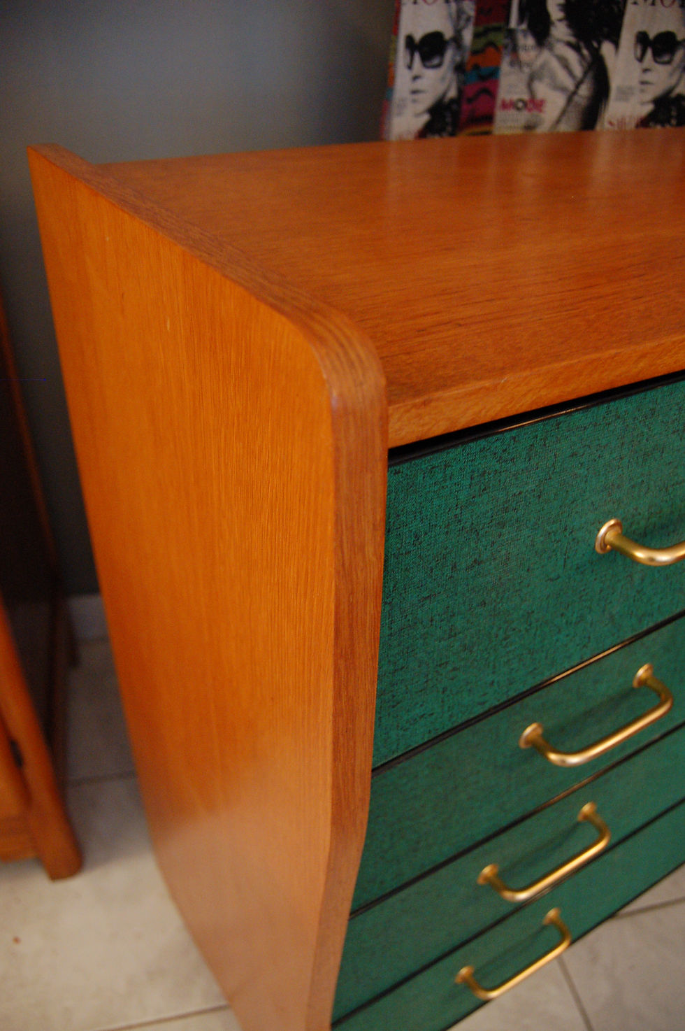 Miniature : VENDU/Commode années 50 chêne forme organique 4 tiroirs
