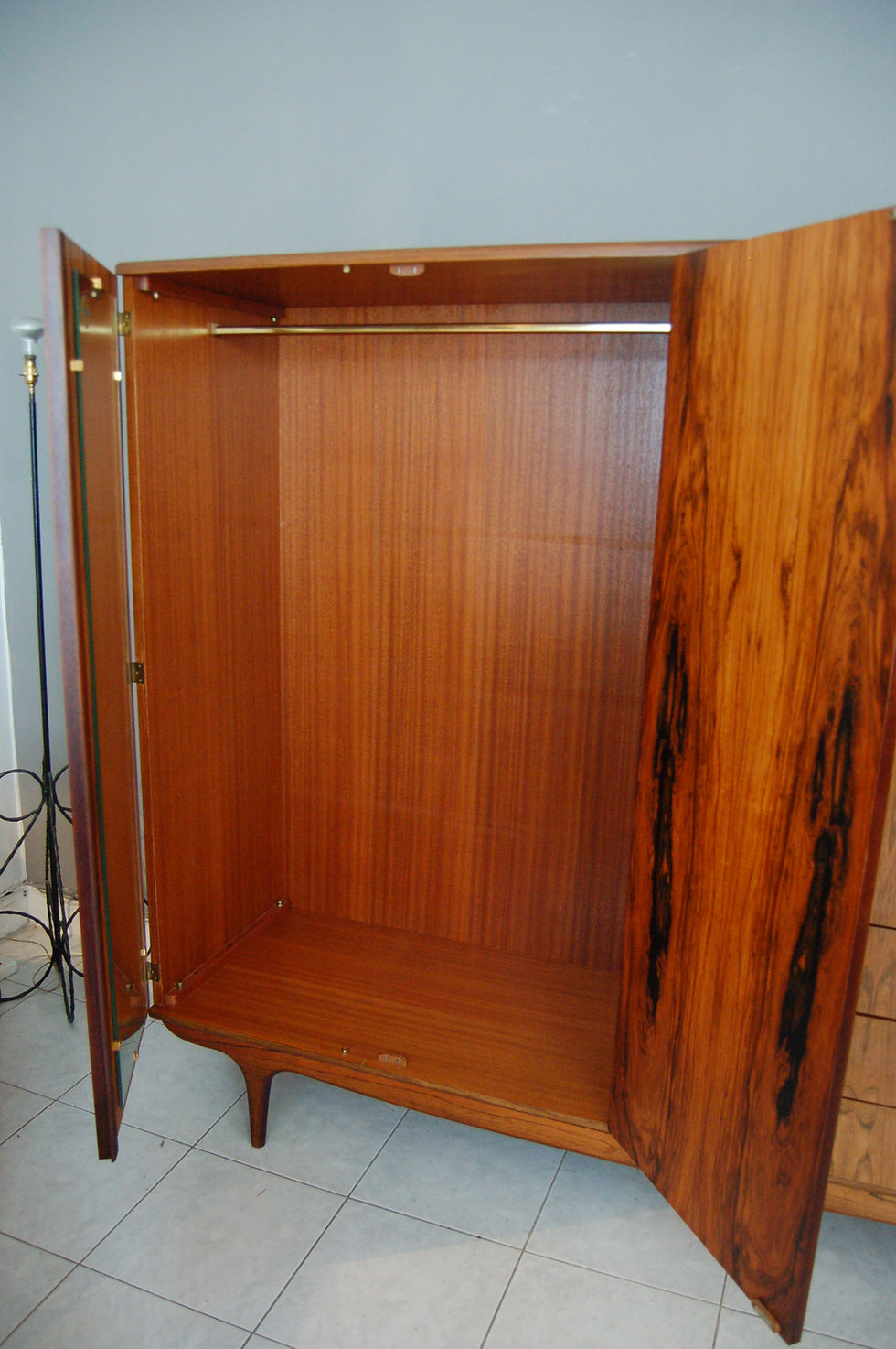 Miniature : VENDU/Dressing scandinave vintage armoire danoise années 60 palissandre de Rio