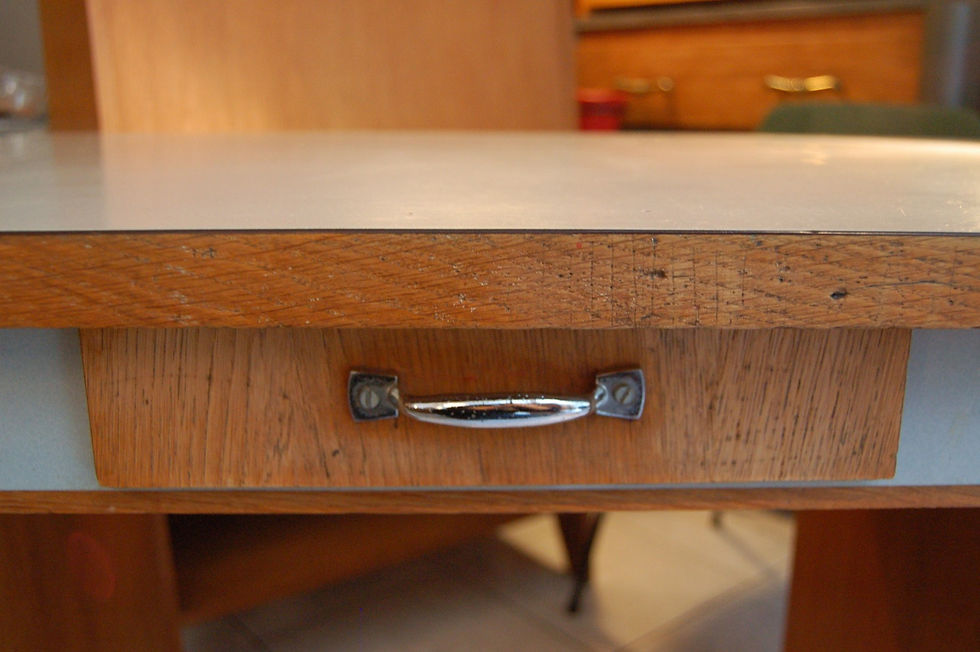 Miniature : VENDU/Bureau années 50 chêne formica 5 tiroirs