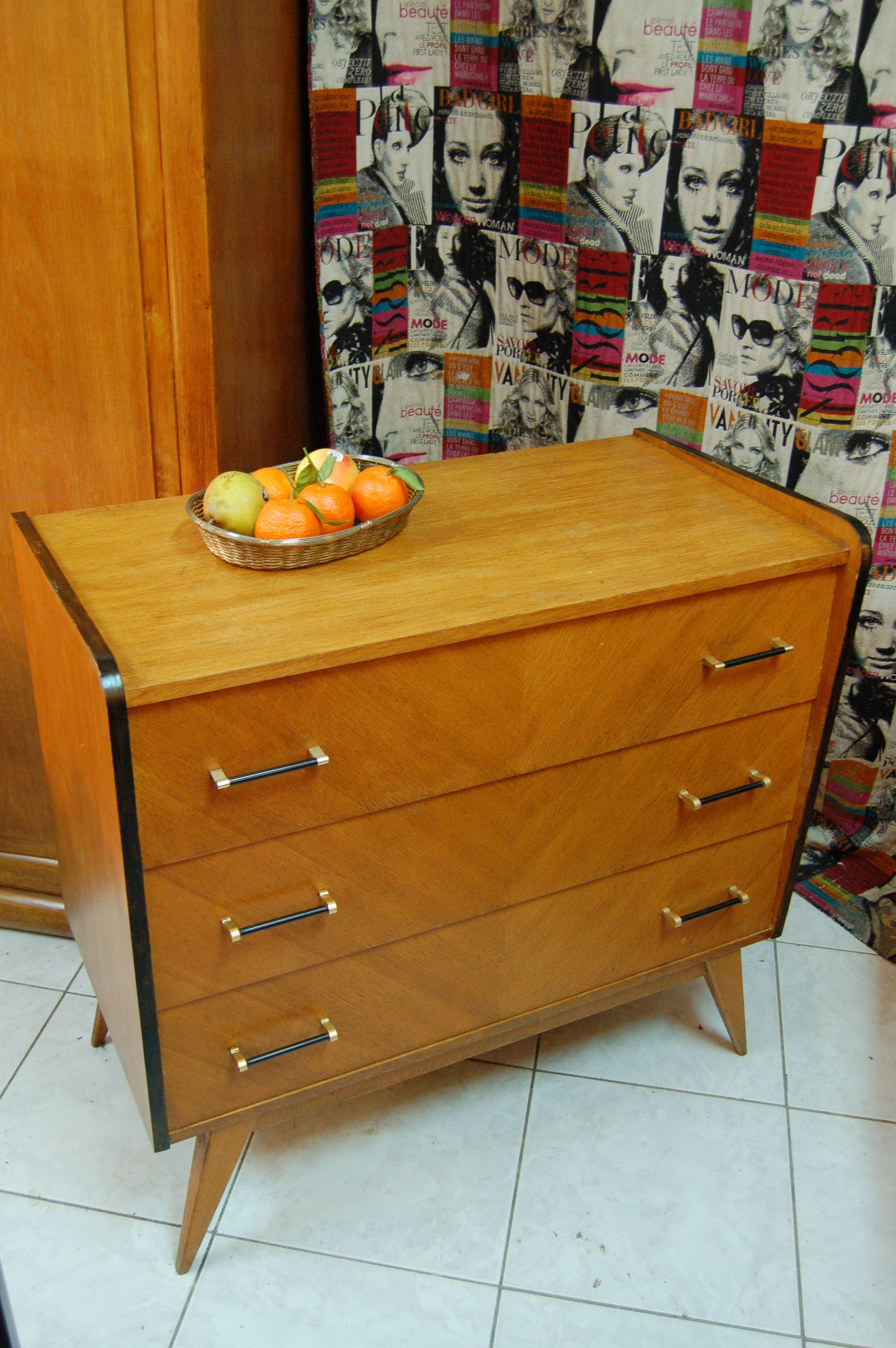 VENDU/Commode années 50 pieds compas vintage