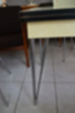 Miniature : VENDU/Table et chaises formica jaune années 60 pied Eiffel
