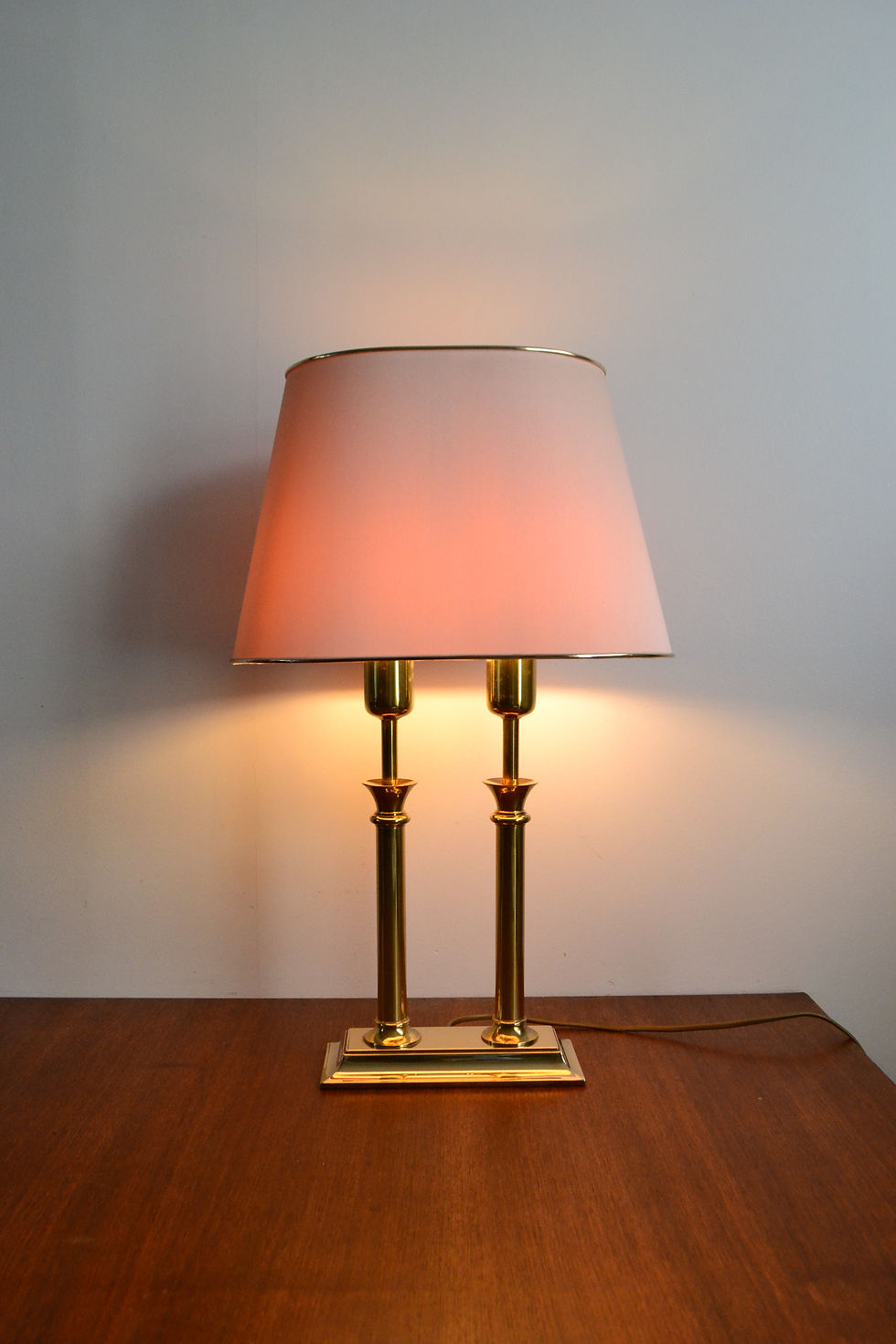 Lampe vintage à colonnes en laiton Deknudt années 70