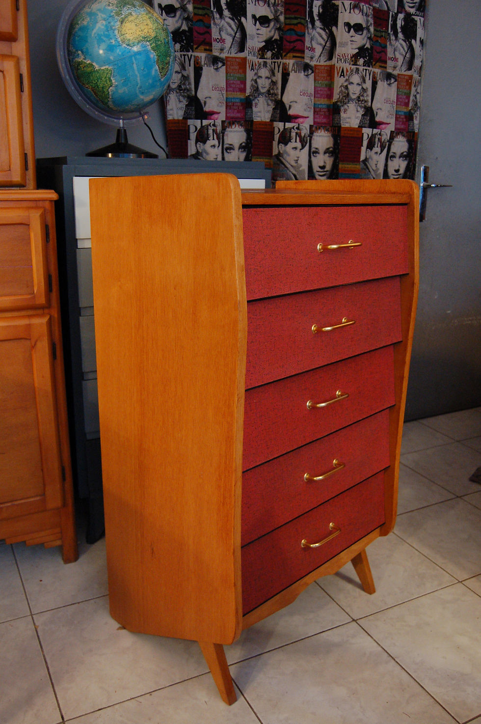 Miniature : VENDU/Chiffonnier vintage incliné commode années 60 skaï rouge