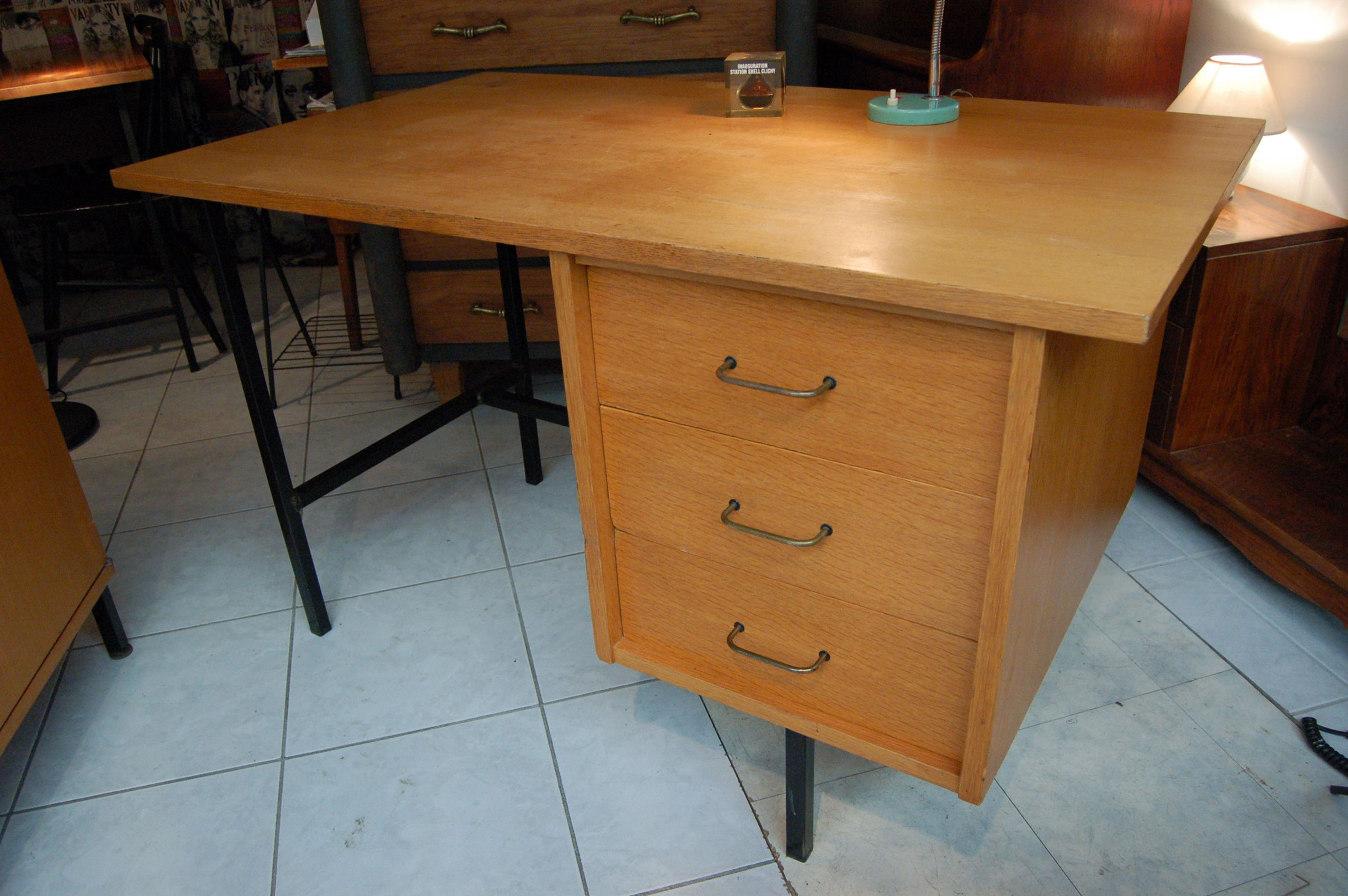 VENDU/Bureau années 60 chêne métal 3 tiroirs