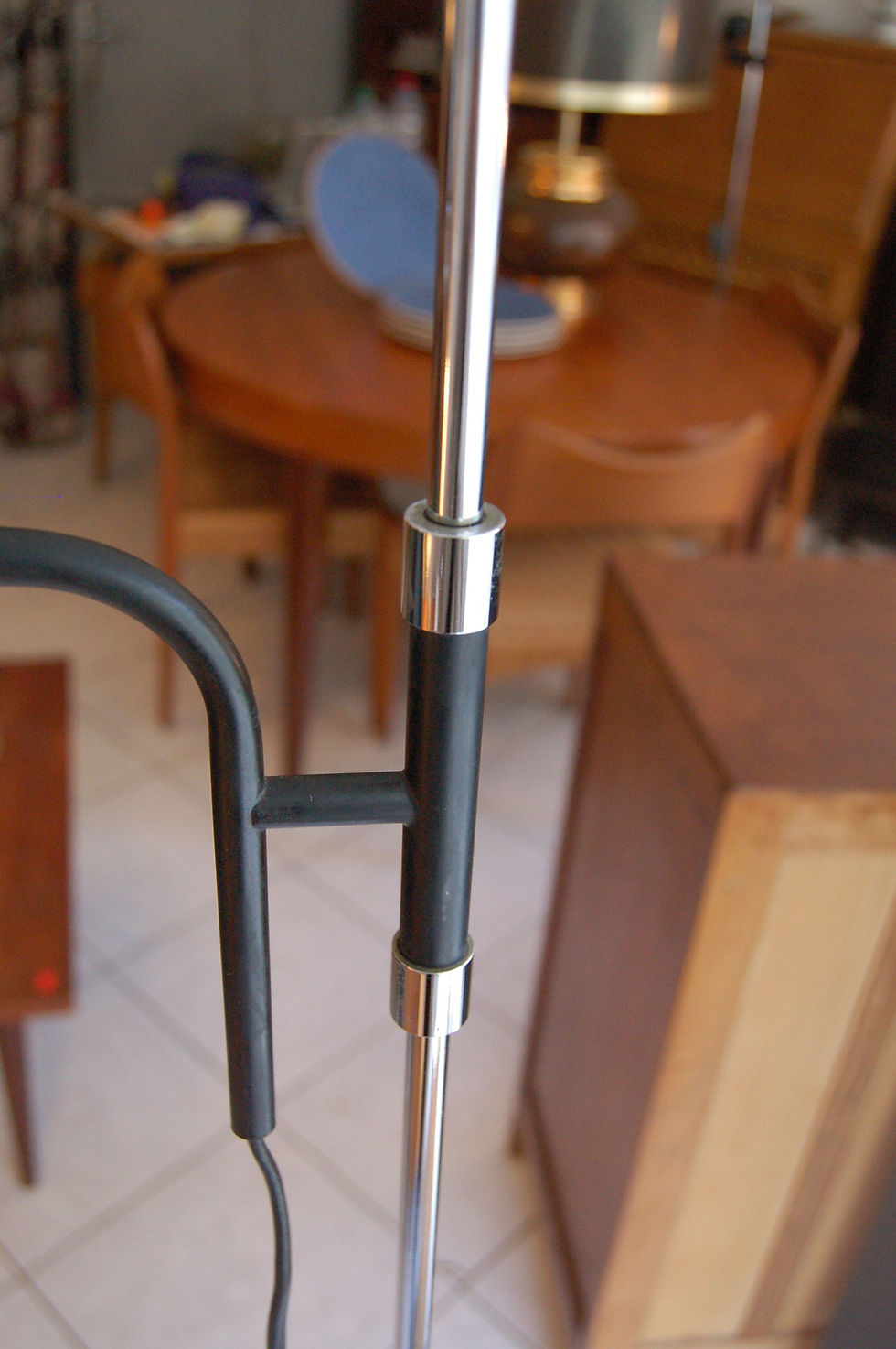 Miniature : VENDU/Lampadaire années 60 grand réflecteur à rotule métal
