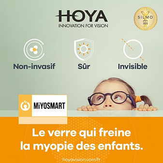 Photo d'un enfant qui porte des lunettes avec des verres de freination de la myopie développé par le fournisseur Hoya