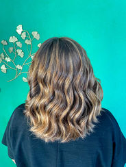 Balayage - Une cliente coiffée par Eva au Salon de Coiffure Eva Coiffure, au Landeron, Neuchâtel, Suisse.