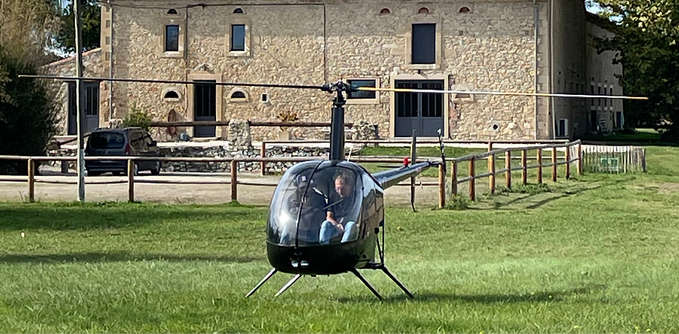 un hélicoptère aux écuries de Martin