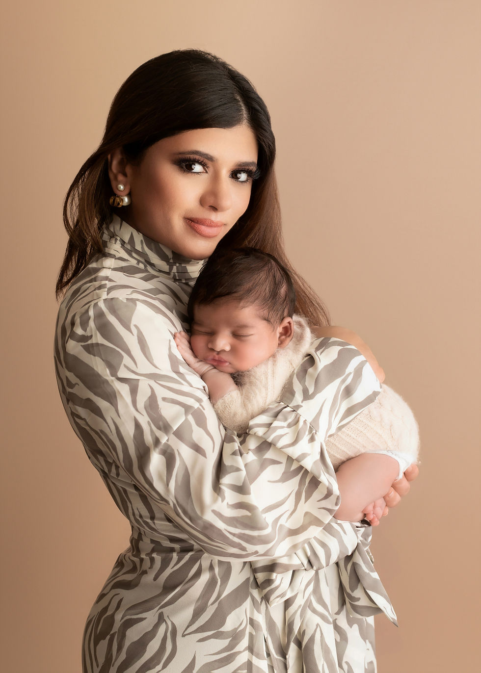 newborn-with-mum