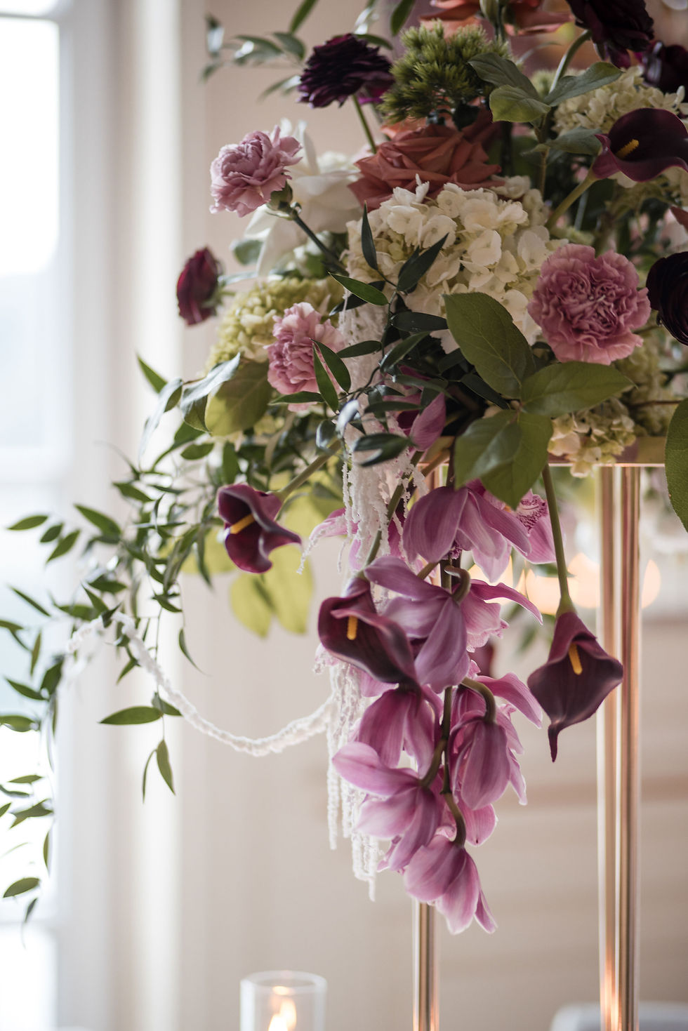 Eleganter Hochzeitssaal im Schlosshotel Fuschl mit luxuriöser Tischdekoration