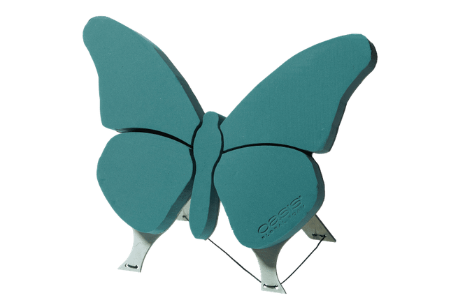 Thumbnail: Blüten-Schmetterling – Trauergesteck in Schmetterlingsform