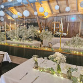 Tischdekoration, Florist, Blumen, White Wedding, Freie Trauung & Hochzeitsfeier in der Alten Tenne Eder am Holz