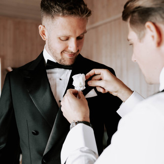 Blütcencorsage ganz schlicht für den Bräutigam