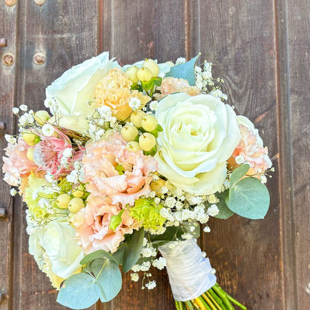 Brautstrauß weiss apricot