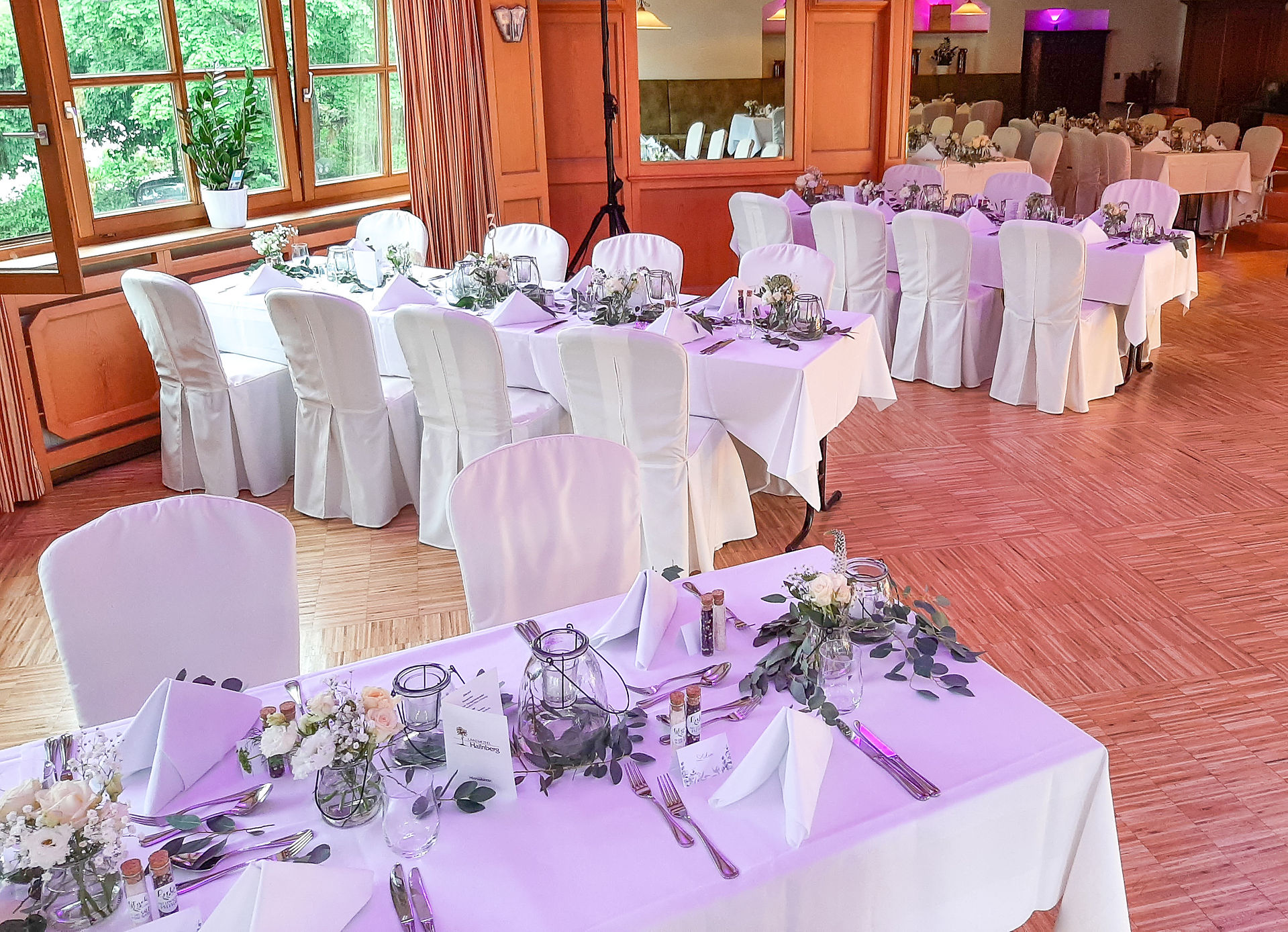 Landhotel Hallnberg, Tischdekoration, Blumen, Hochzeit