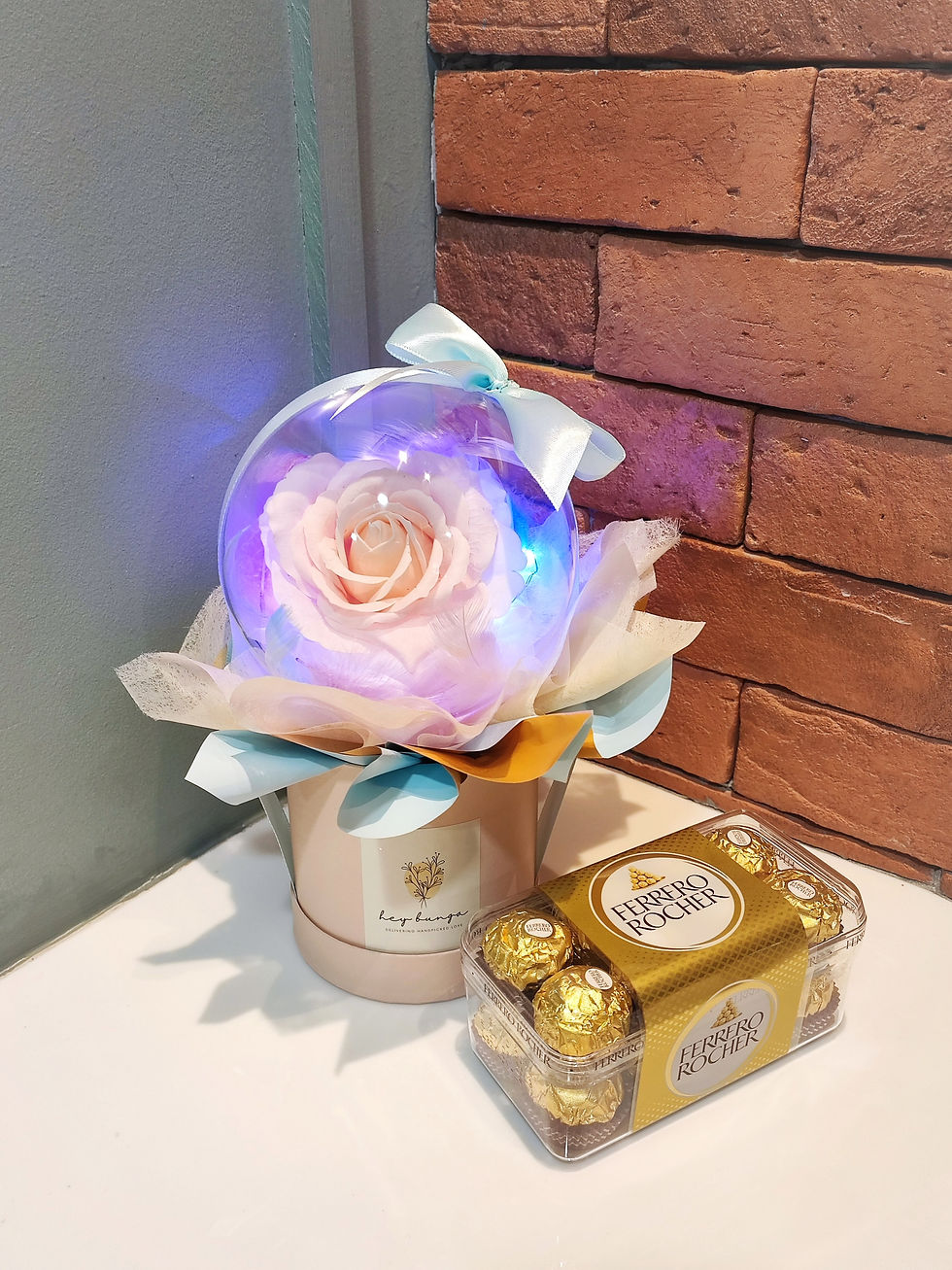 Thumbnail: HBS13: Scented Soap Rose in Acrylic Ball