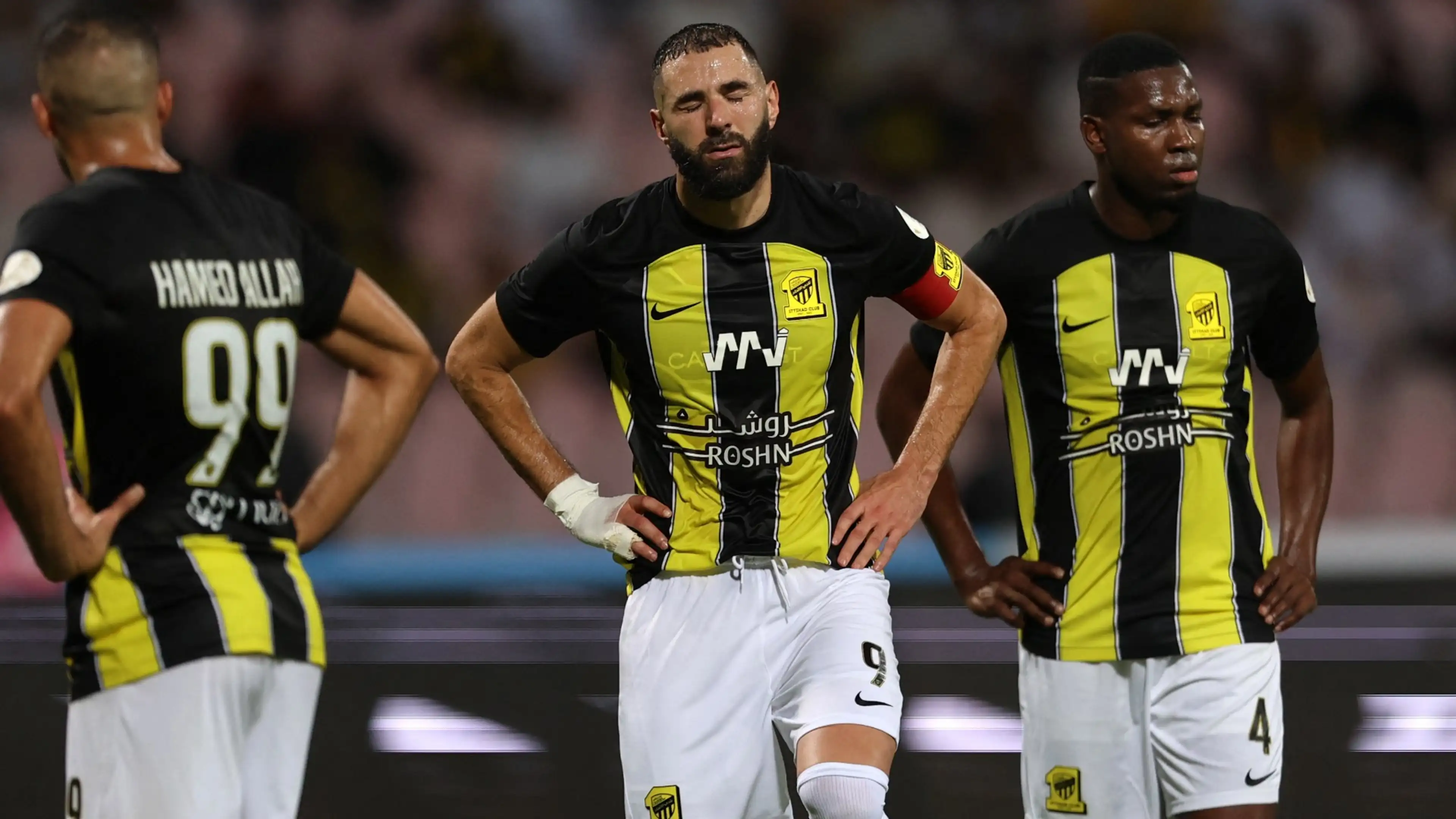 A picture shows Benzema affected by his injury in the Al-Ittihad match