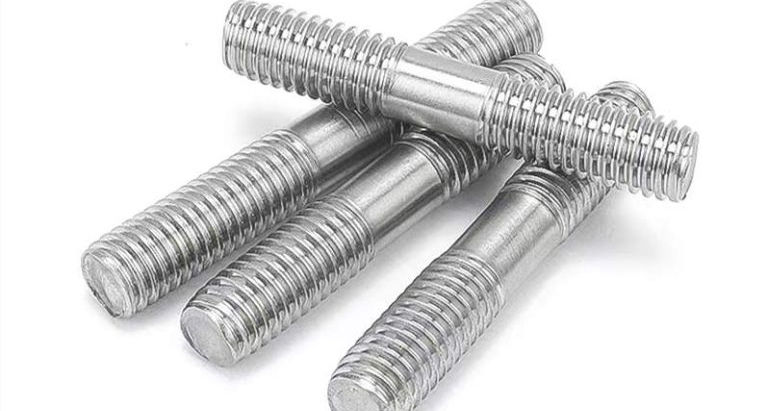 The Manufacturing Process of Stud Bolts: From Raw Material to Precision Fastener